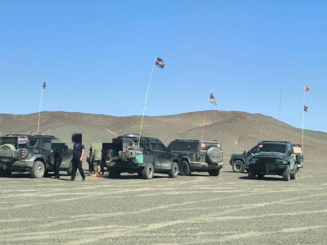 kaiyun-18辆越野车擅闯罗布泊无人区 民警戈壁滩搜索4小时成功拦截